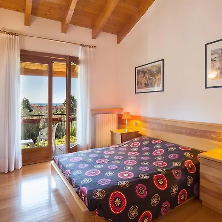 Casa Flora * Garda (Verona)