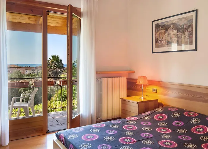 Casa Flora * Garda (Verona)