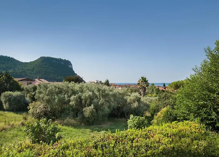 Casa Flora Garda (Verona)